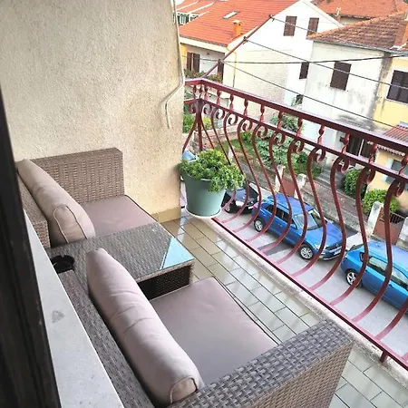 Apartment View *