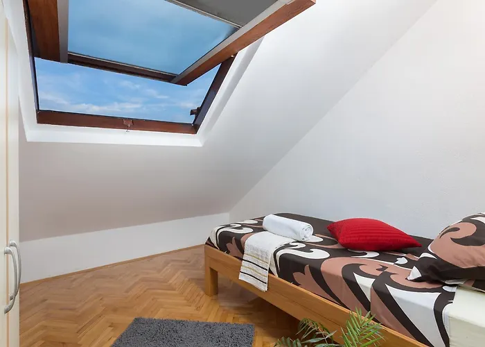 View Apartment Split